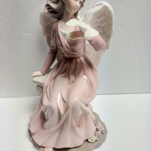 O'Well Grandeur Noel 2001 Porcelain Angel Figurine Pink Dress W/ Dove & Flowers